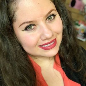 Meet your Posher, Anne